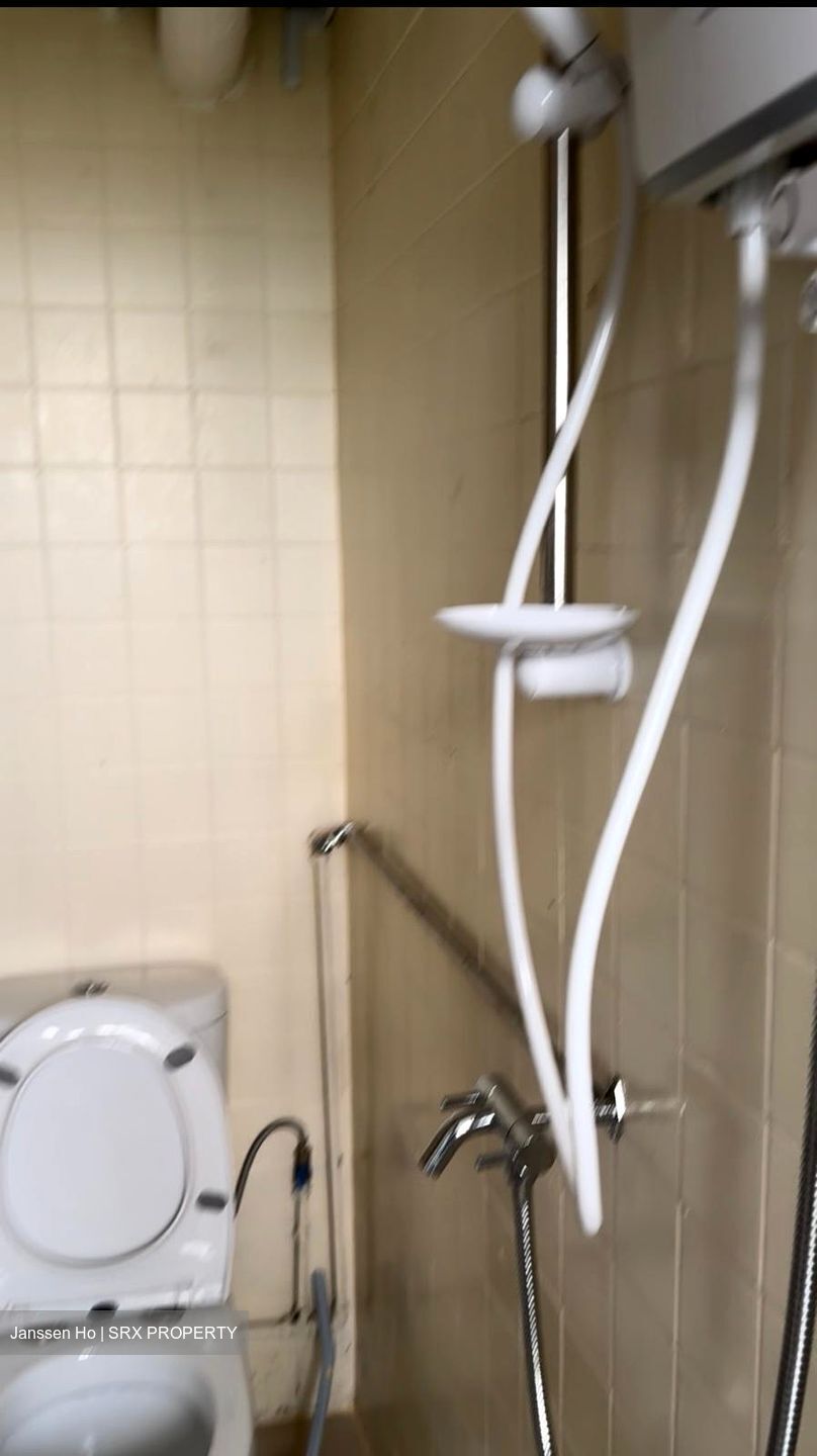 Lakeview Estate (D20), Apartment #597754271